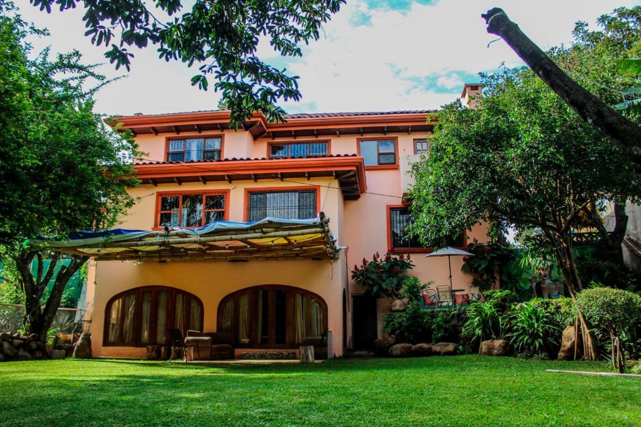 Luna Inn B&B Ciudad Cariari Bagian luar foto