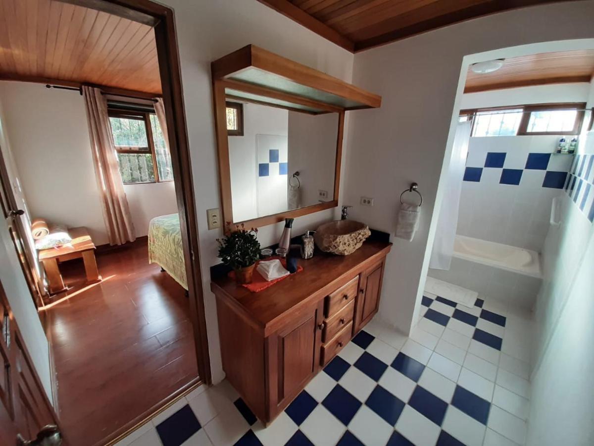 Luna Inn B&B Ciudad Cariari Bagian luar foto